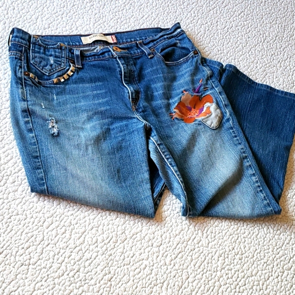 Levi's Denim - Levis 515 embroidered floral distressed riveting